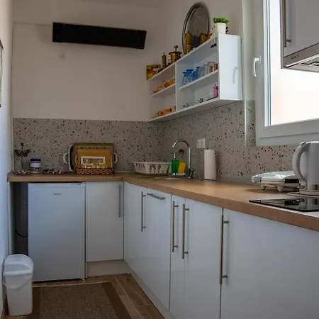 Apartment Living *